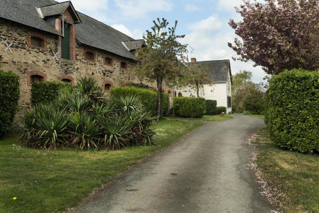 Gites La Butte De L'Esperance Renaze Exterior photo